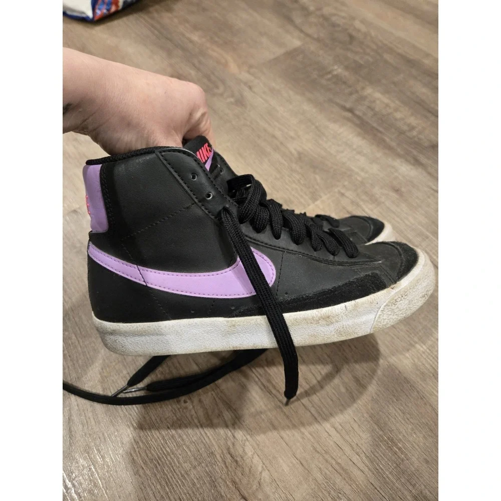 Nike Sneakers Blazer Mid '77 Shoes Sz 4.5 Youth‎ Black/Purple